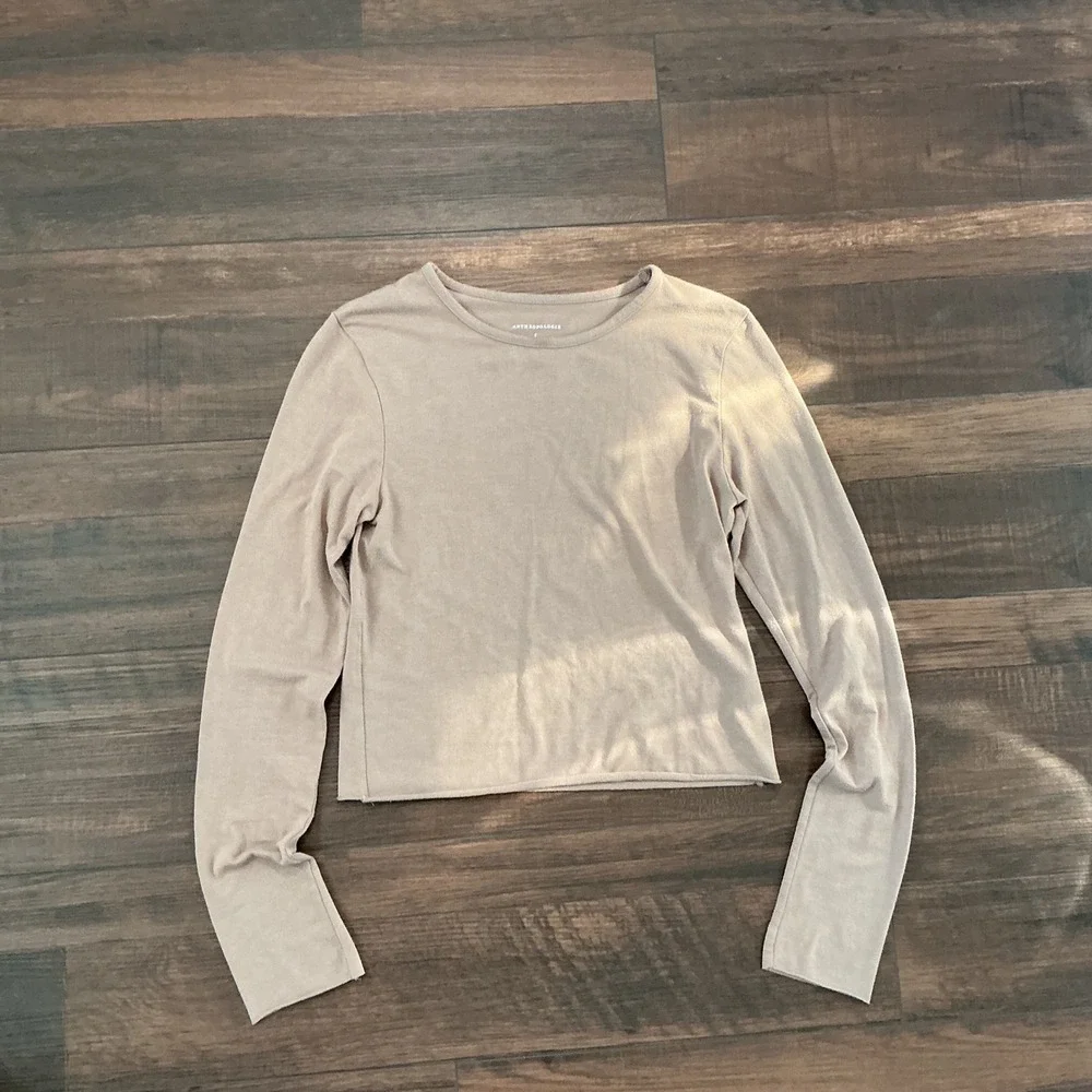 Anthropologie Long Sleeve Crew Neck Top Taupe Brown Raw Hem Small Minimalist